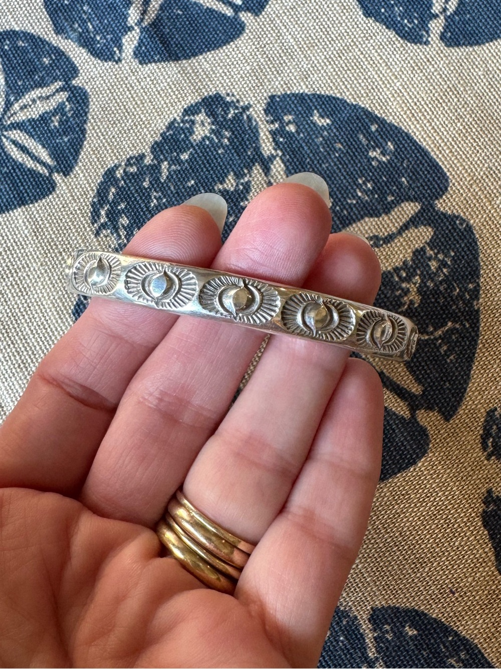 Trade 🌞 Numi Olive Heavyweight Hand Stamped Eye Cuff Bracelet M/L - Picture 10 of 16